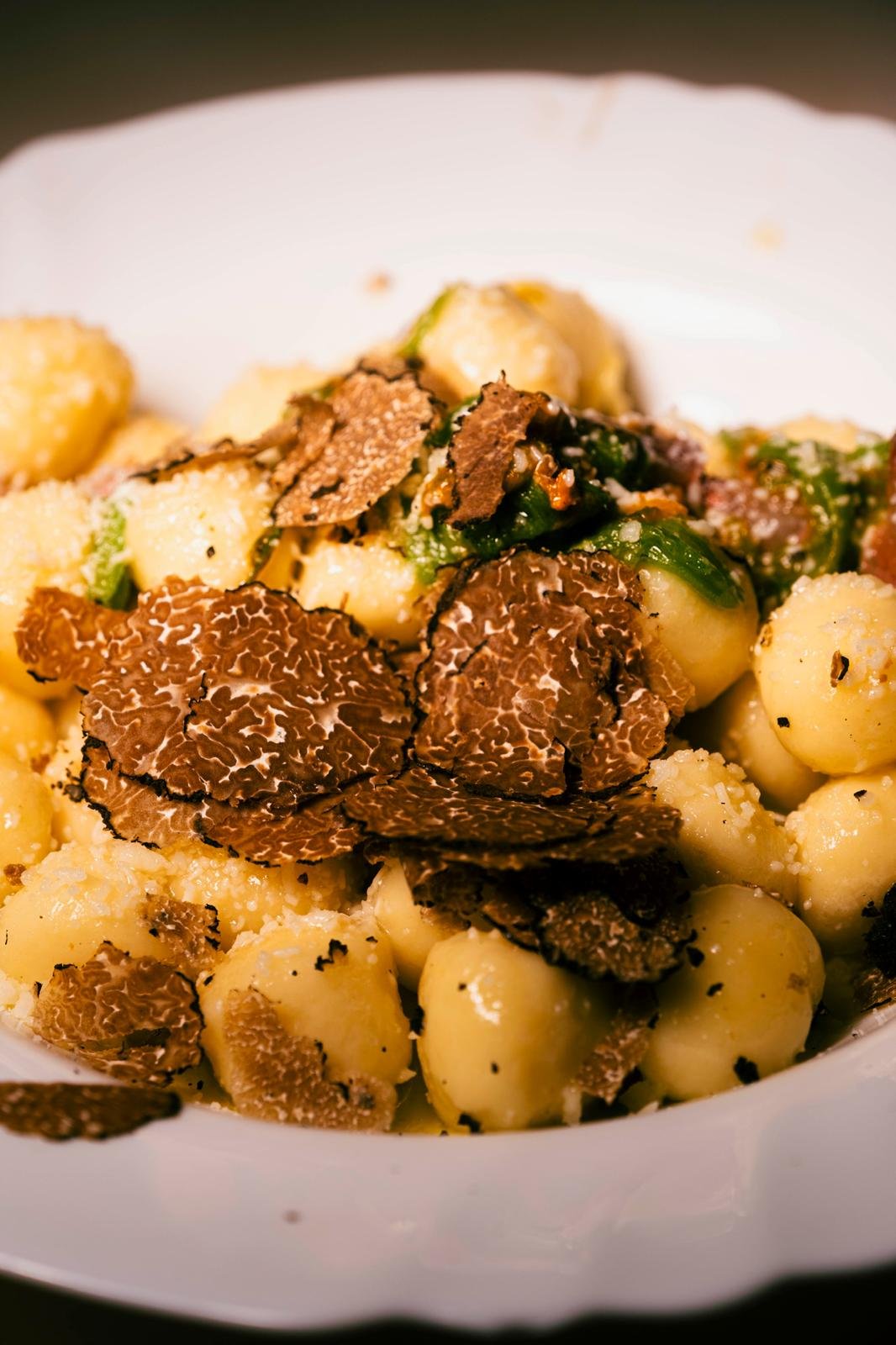 Gnocchi con scaglie di tartufo fresco